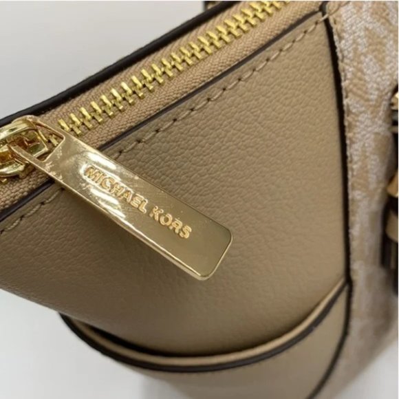 Michael Kors Charlotte Large Top Zip Tote - Picture 11 of 16